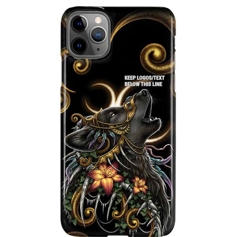 Wolf Howling by Sarah Richter iPhone Cases